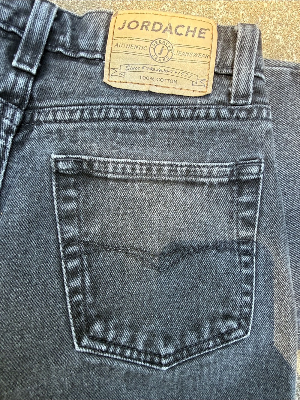 Jordache woman Black Slim Straight Jeans